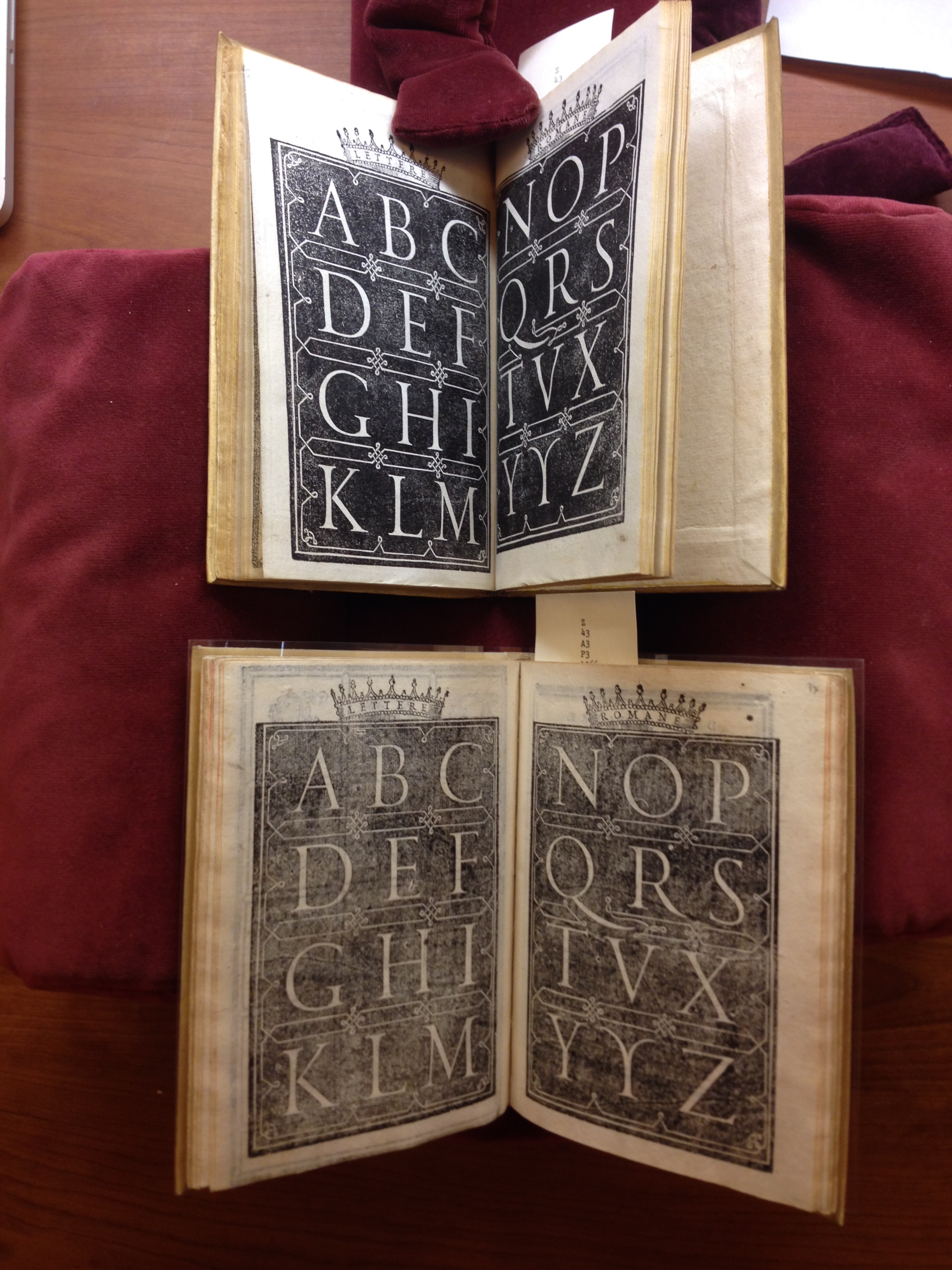 Comparing 2 copies of Compendio del Gran Volume de L'Arte... by G. Palatino. 1566 &amp; (?) at the Harry Ransom Center